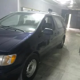 Toyota Sienna 2002