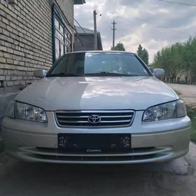 Toyota Camry 2000