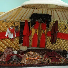Studio üçin gara öý