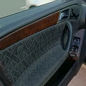 Mercedes-Benz C320 2003