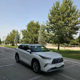 Toyota Highlander 2020