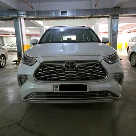 Toyota Highlander 2022
