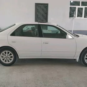 Toyota Camry 2001