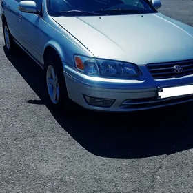 Toyota Camry 2001