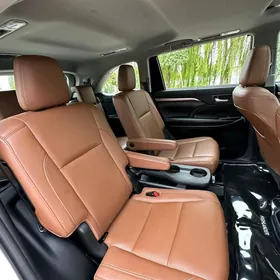 Toyota Highlander 2018