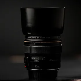 CANON 85mm 1.8F