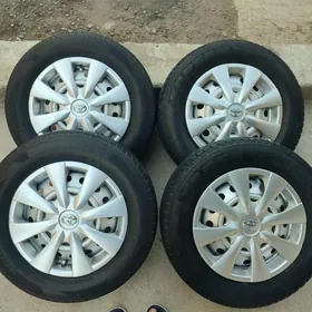 Toyota Corolla 185/70R14