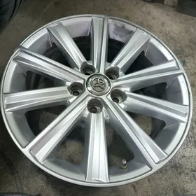 CAMRY XLE DISKA R 17 AURION