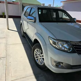 Toyota Fortuner 2013