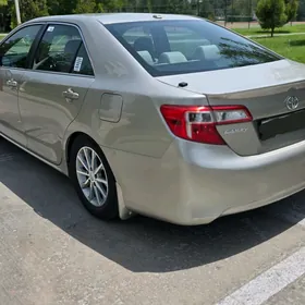 Toyota Camry 2014