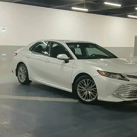 Toyota Camry 2018