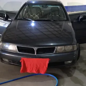 Mitsubishi Diamante 1995