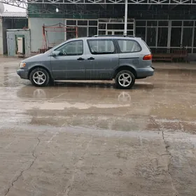 Toyota Sienna 2001