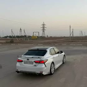 Toyota Camry 2021