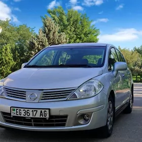 Nissan Versa 2012
