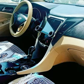 Hyundai Sonata 2011