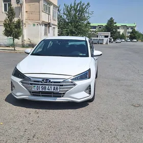 Hyundai Elantra 2019