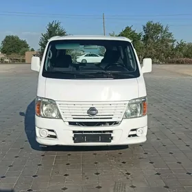 Nissan Urvan 2008