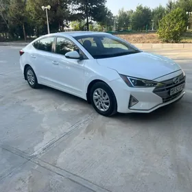 Hyundai Elantra 2020