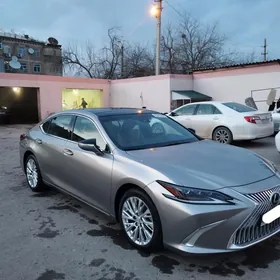 Lexus ES 350 2019