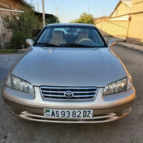Toyota Camry 2001