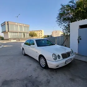 Mercedes-Benz E320 1997