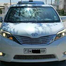 Toyota Sienna 2010