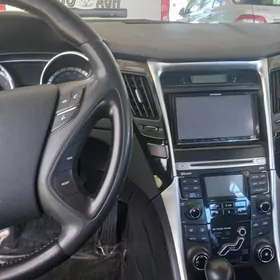 Hyundai Sonata 2011