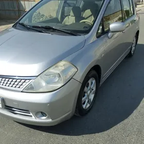 Nissan Tiida 2008