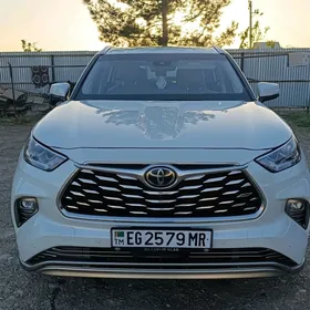 Toyota Highlander 2023