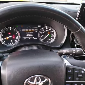 Toyota Highlander 2021