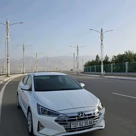 Hyundai Elantra 2020