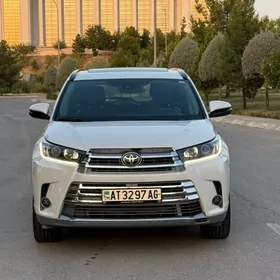 Toyota Highlander 2019