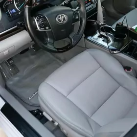 Toyota Camry 2014