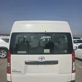 Toyota Hiace 2021