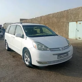 Toyota Sienna 2004