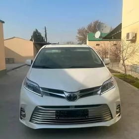 Toyota Sienna 2019