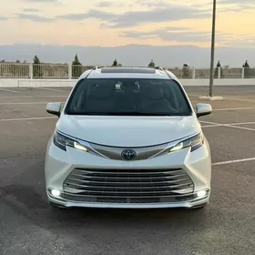 Toyota Sienna 2021