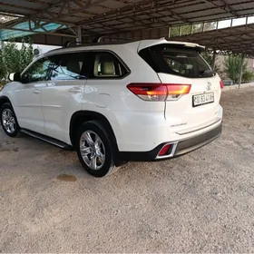 Toyota Highlander 2018
