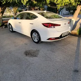 Hyundai Elantra 2020