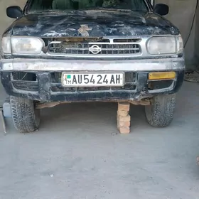 Nissan Pathfinder 2000