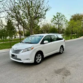 Toyota Sienna 2012