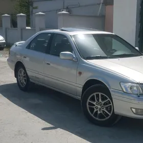 Toyota Camry 2000