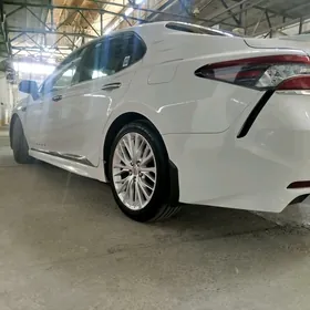 Toyota Camry 2018