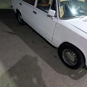 Lada 2104 1985