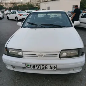 Nissan Primera 1996