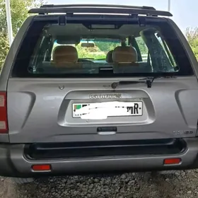 Nissan Pathfinder 2001