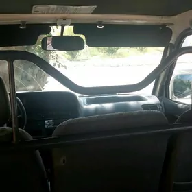 Toyota Hiace 2003