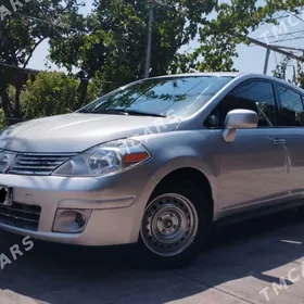 Nissan Versa 2011