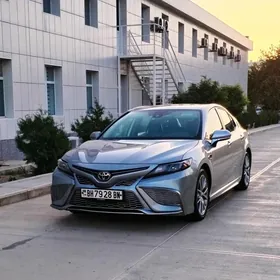 Toyota Camry 2021